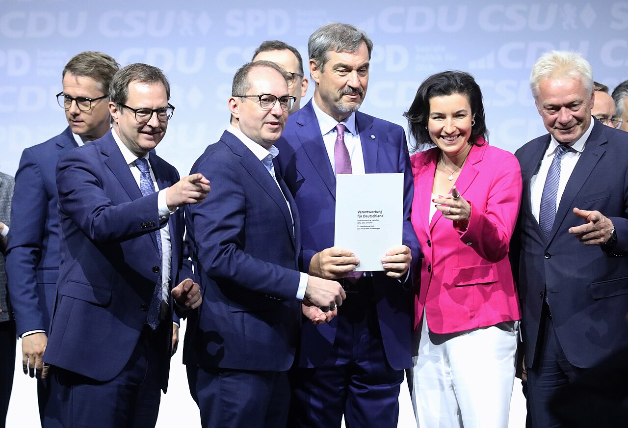 2025-05-05_Unterzeichnung_des_Koalitionsvertrages_der_21._Wahlperiode_des_Bundestages_Martin_Rulsch_136 Verde Casino App Analyse: Ein &Uuml;berblick zu Registrierung, Boni und Spezifikationen