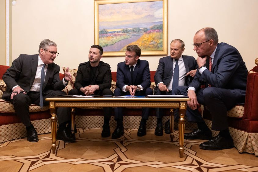 Symbolbild für Sicherheit und internationale Standards im iGaming-Bereich